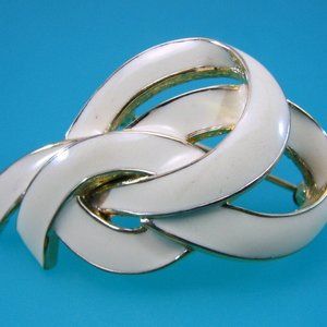 Monet Cream Enamel Remember Ribbon Pin - v70